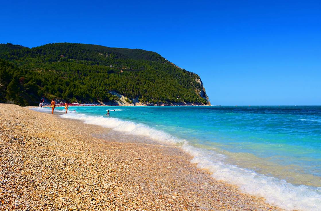 Spiaggia dei Sassi Neri, Parco del Sirolo, Ancona